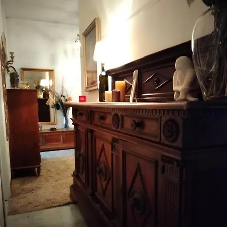 Giulietta Alloggio in famiglia *